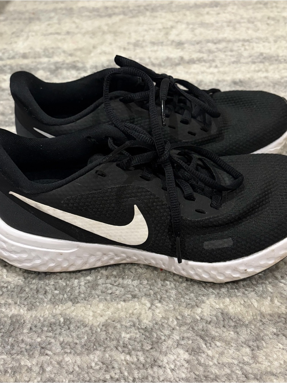 Nike Black and White Mesh Running Shoes